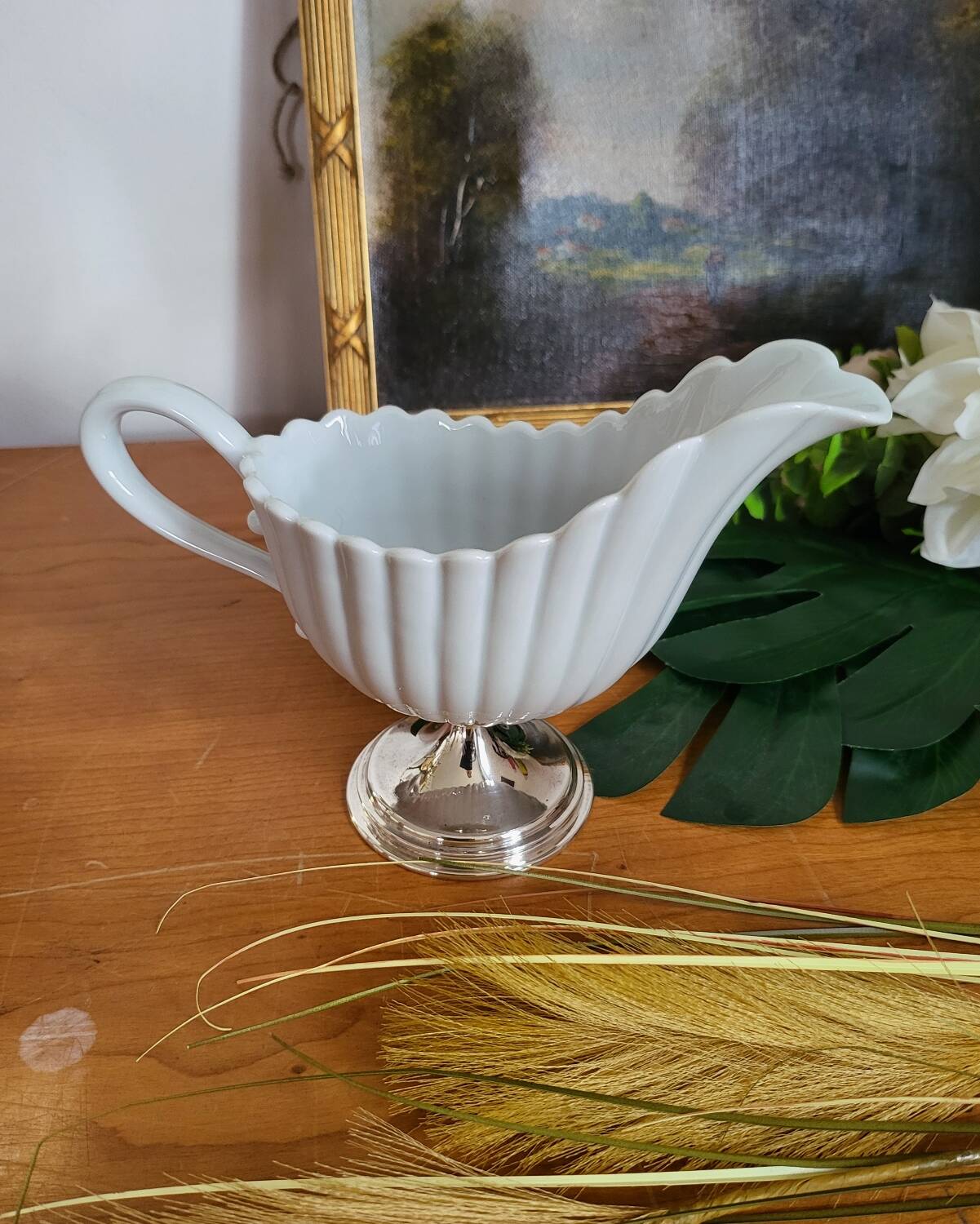 Porcelain and silver-plated gravy boat