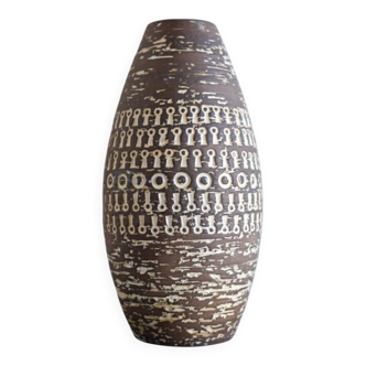 Brutalist Scandinavian modernist ceramic vase by Mari Simmulson for Upsala Ekeby, Sweden, 1970s.