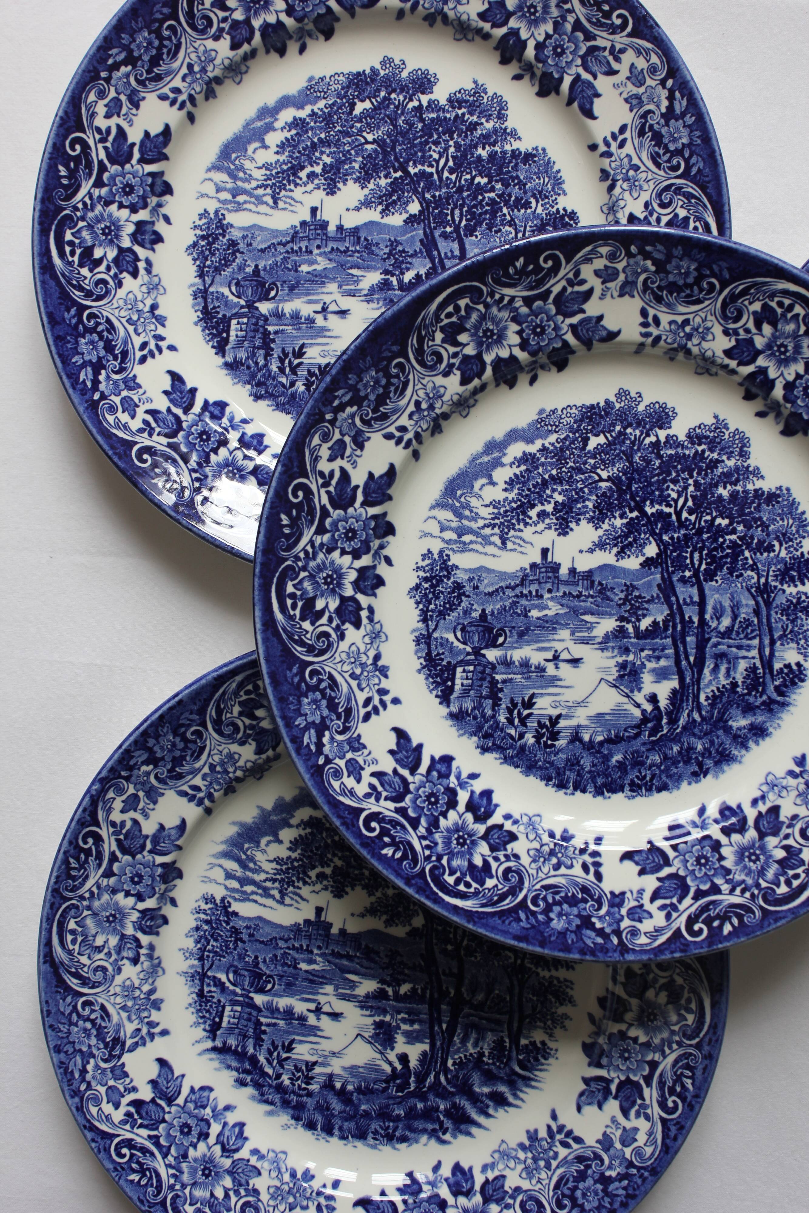 4 plates in vintage English earthenware Ironstone Broadhurst Staffordshire "The English Scene"