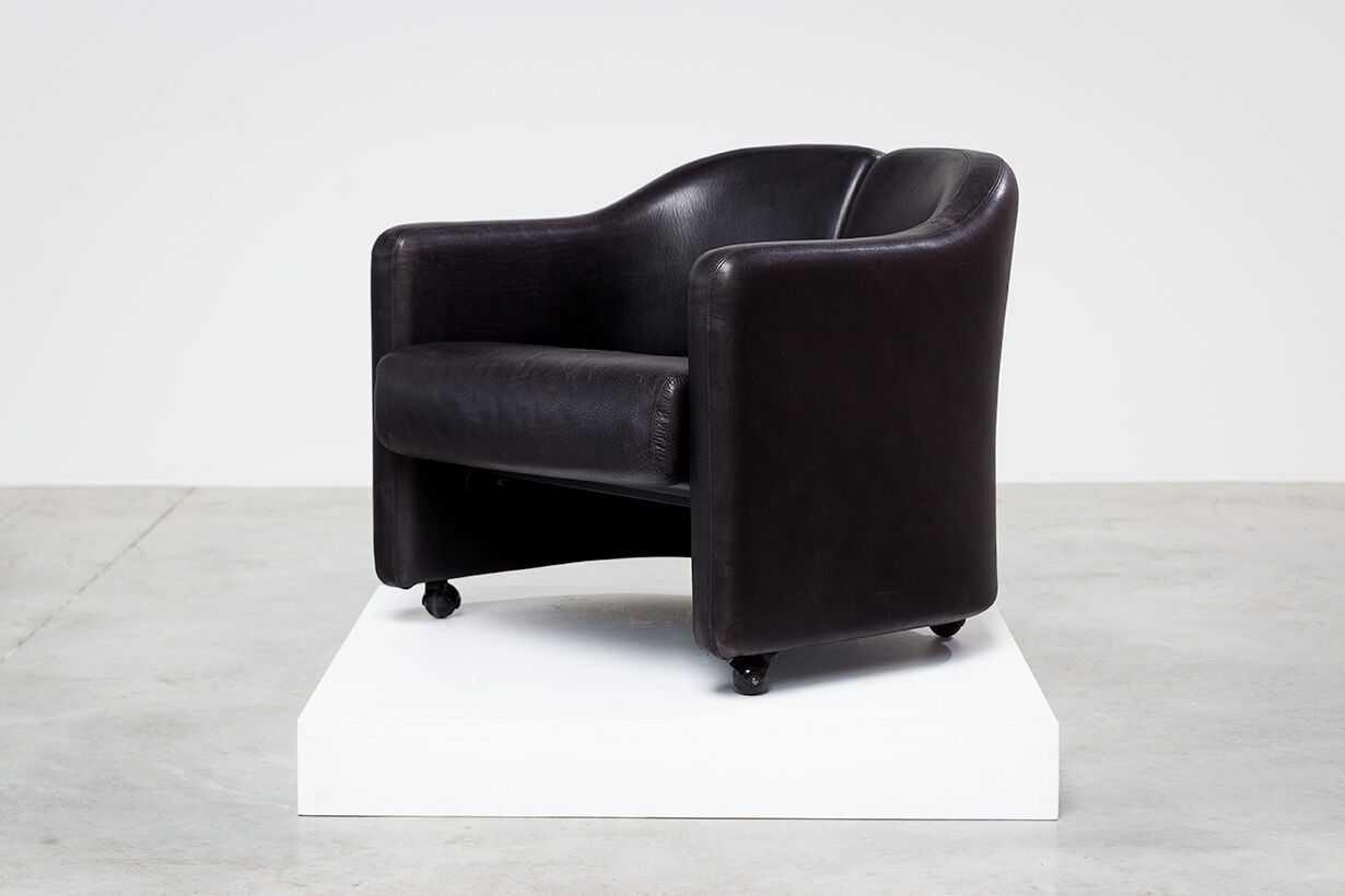 Eugenio Gerli two lounge chair from the 142 Tecno 1960 series