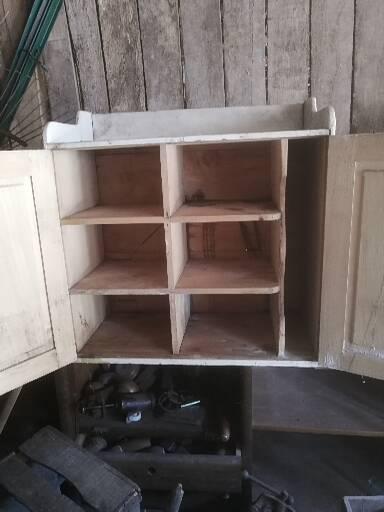 Auxiliary furniture