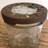 Old jar Facile with claw