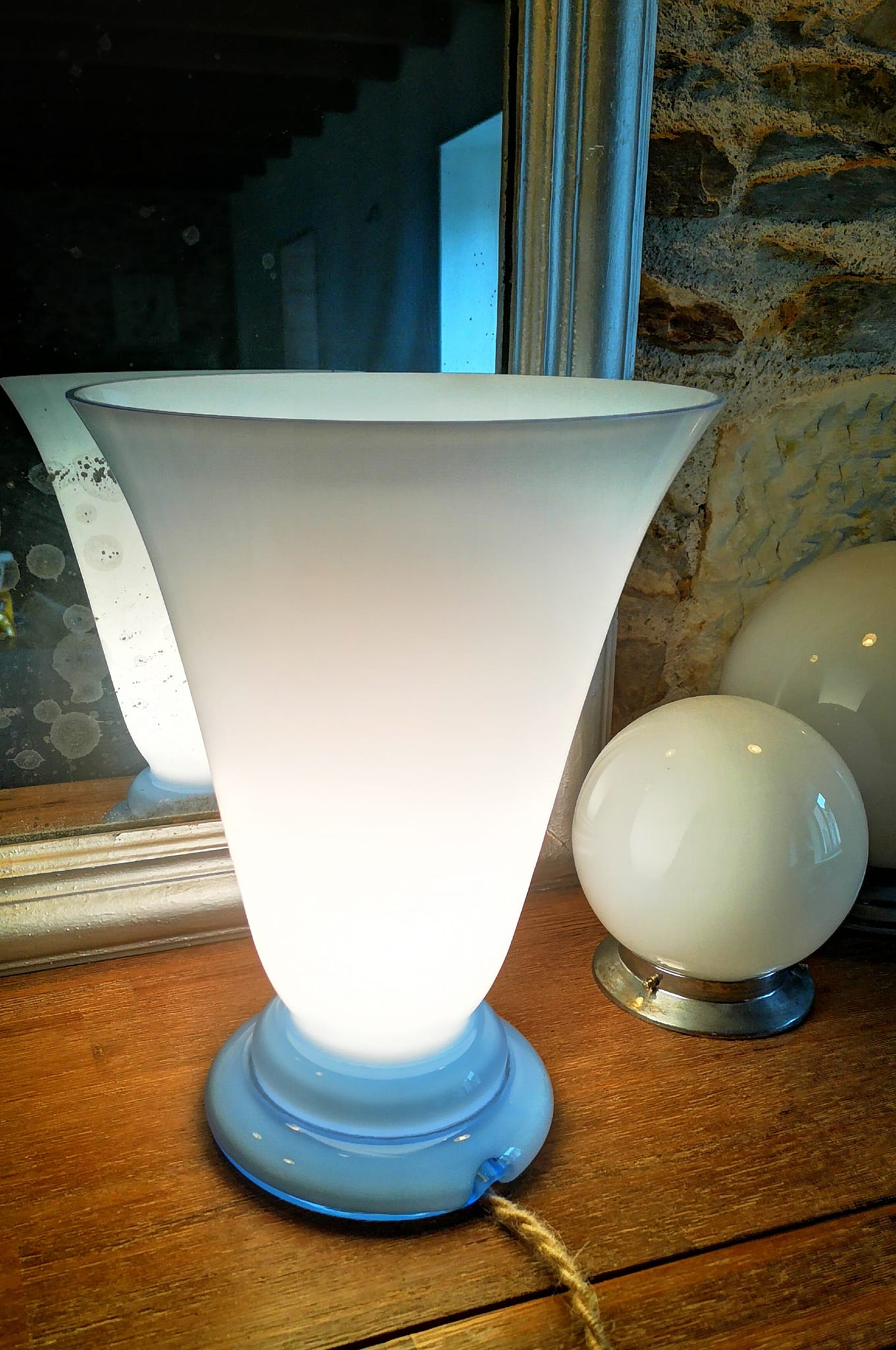 Antique table lamp signed in opaline 1930 Art Deco