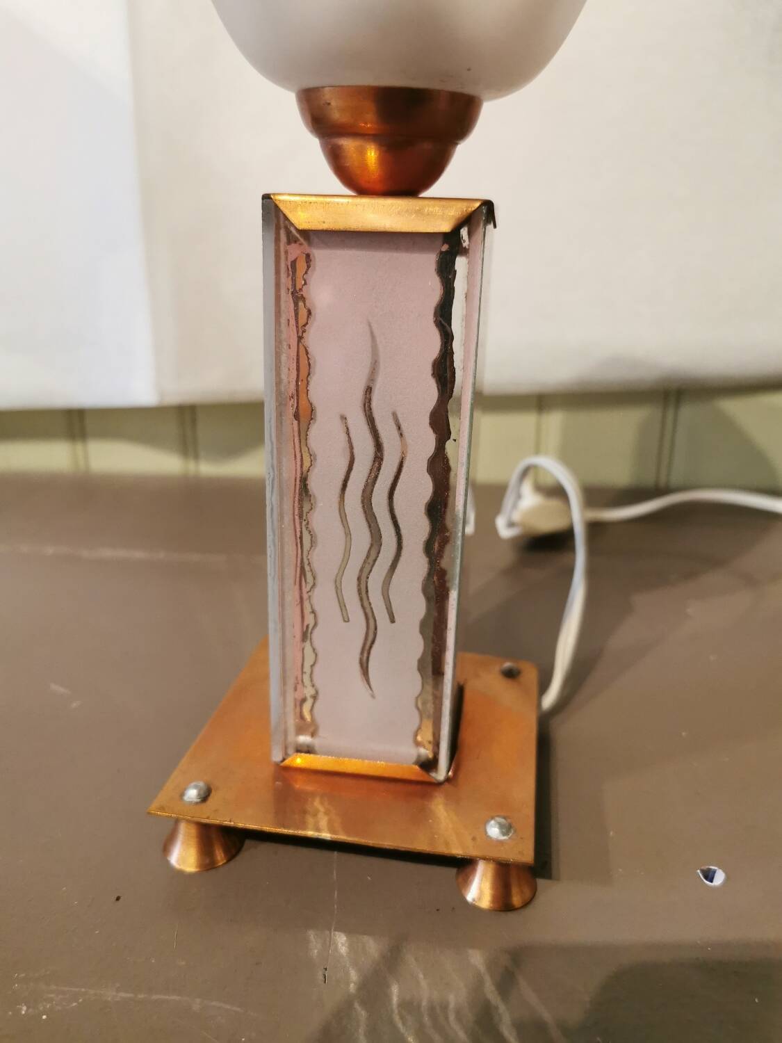 Art Deco lamp in copper and glass