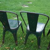 4 Green chaises Tolix industrial, first model (background)