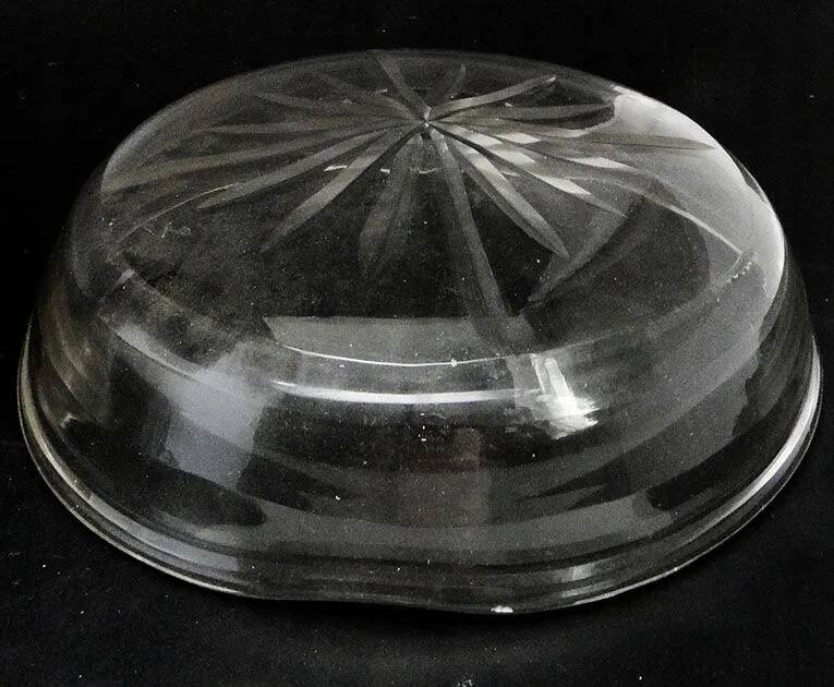 Plat FP5 avec insert en verre dans un style éclectique