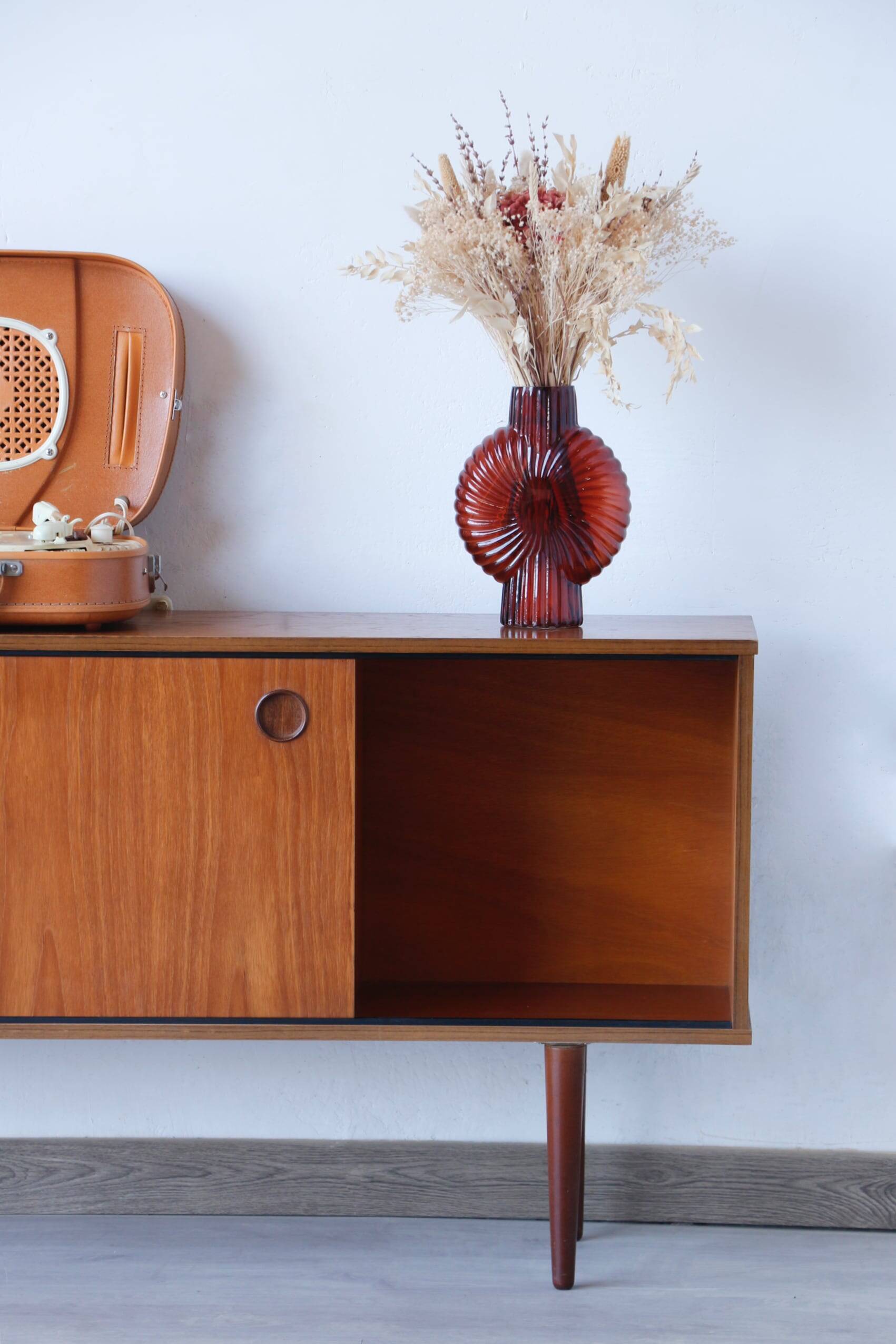 Minimalist teak sideboard – 1960s – England