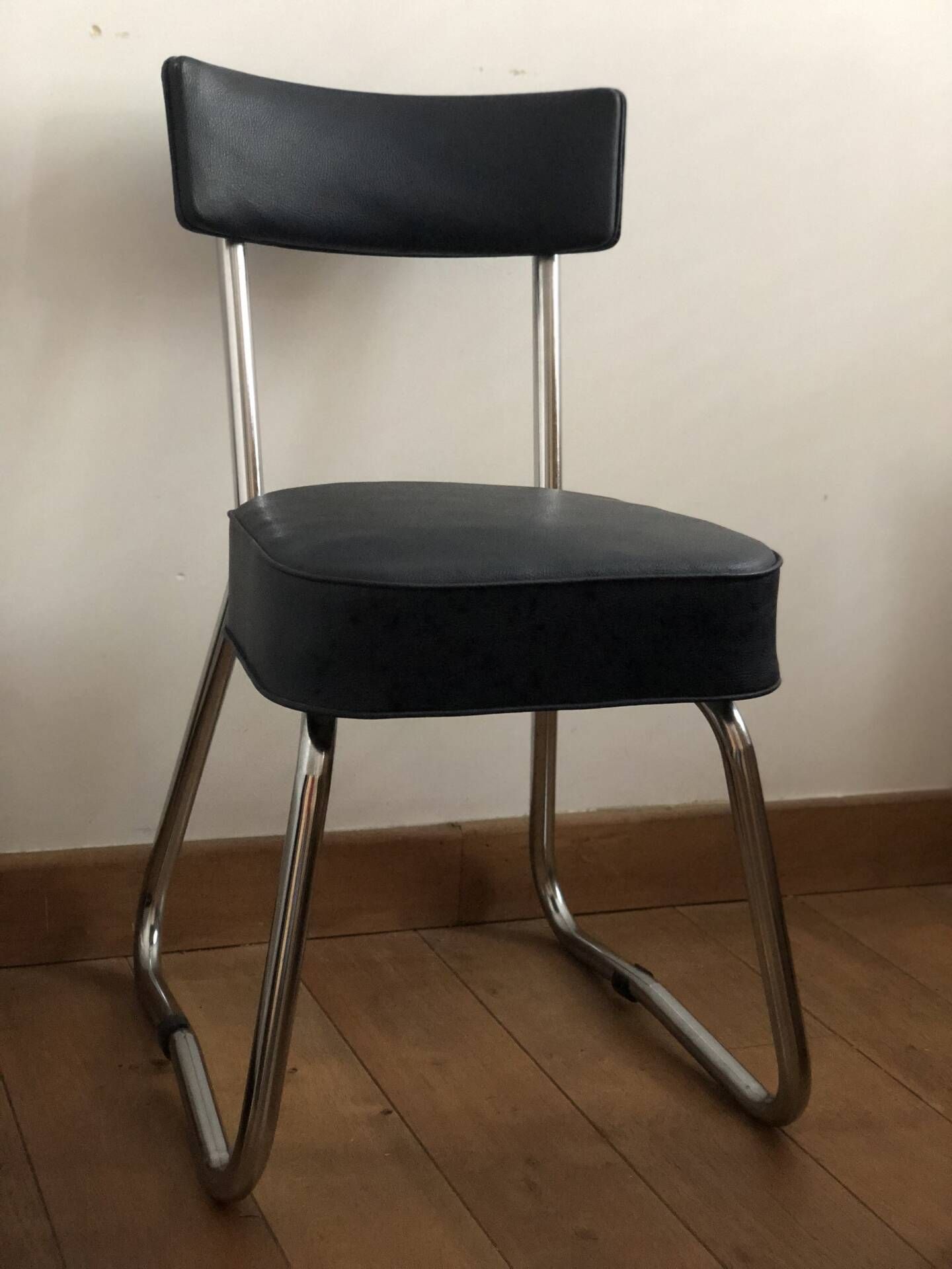 Vintage style Ronéo Pullman chair