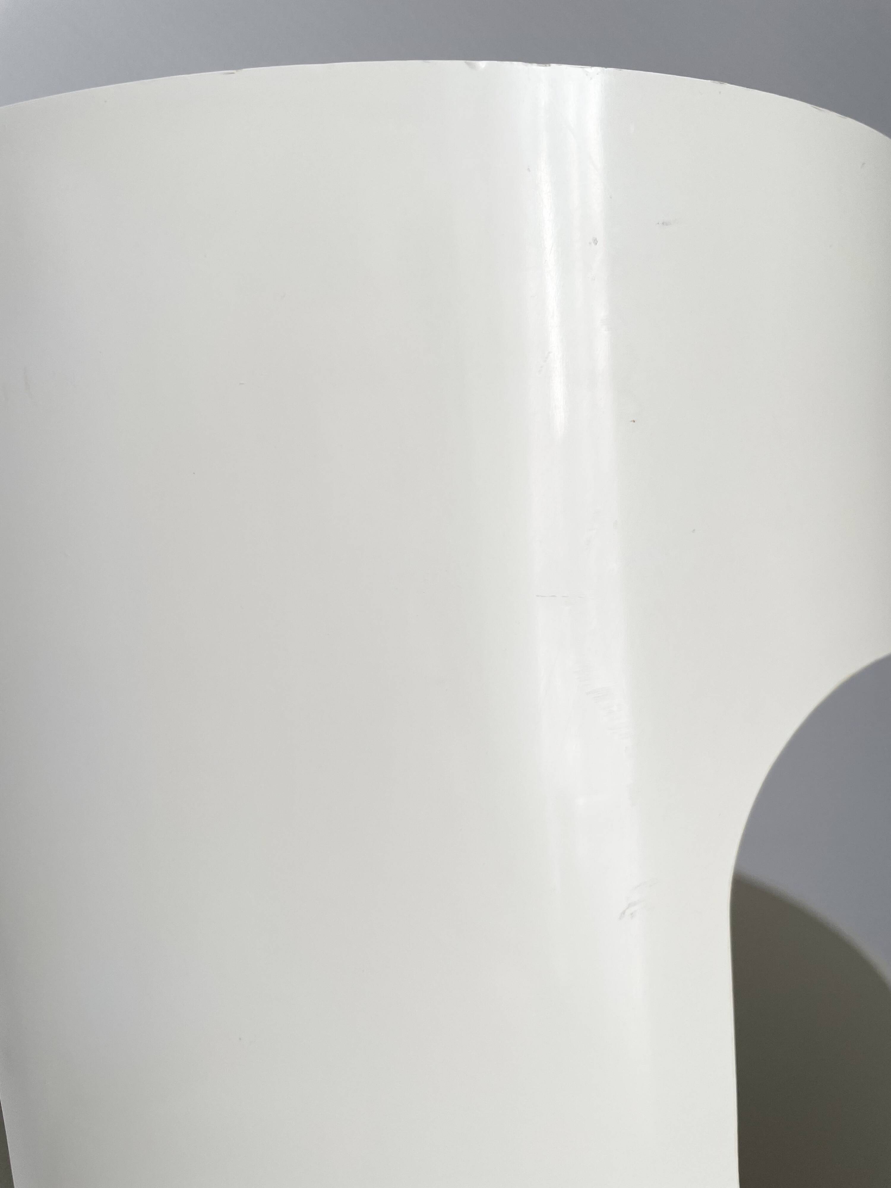 Kartell Gino Colombini white plastic umbrella stand from the 70s