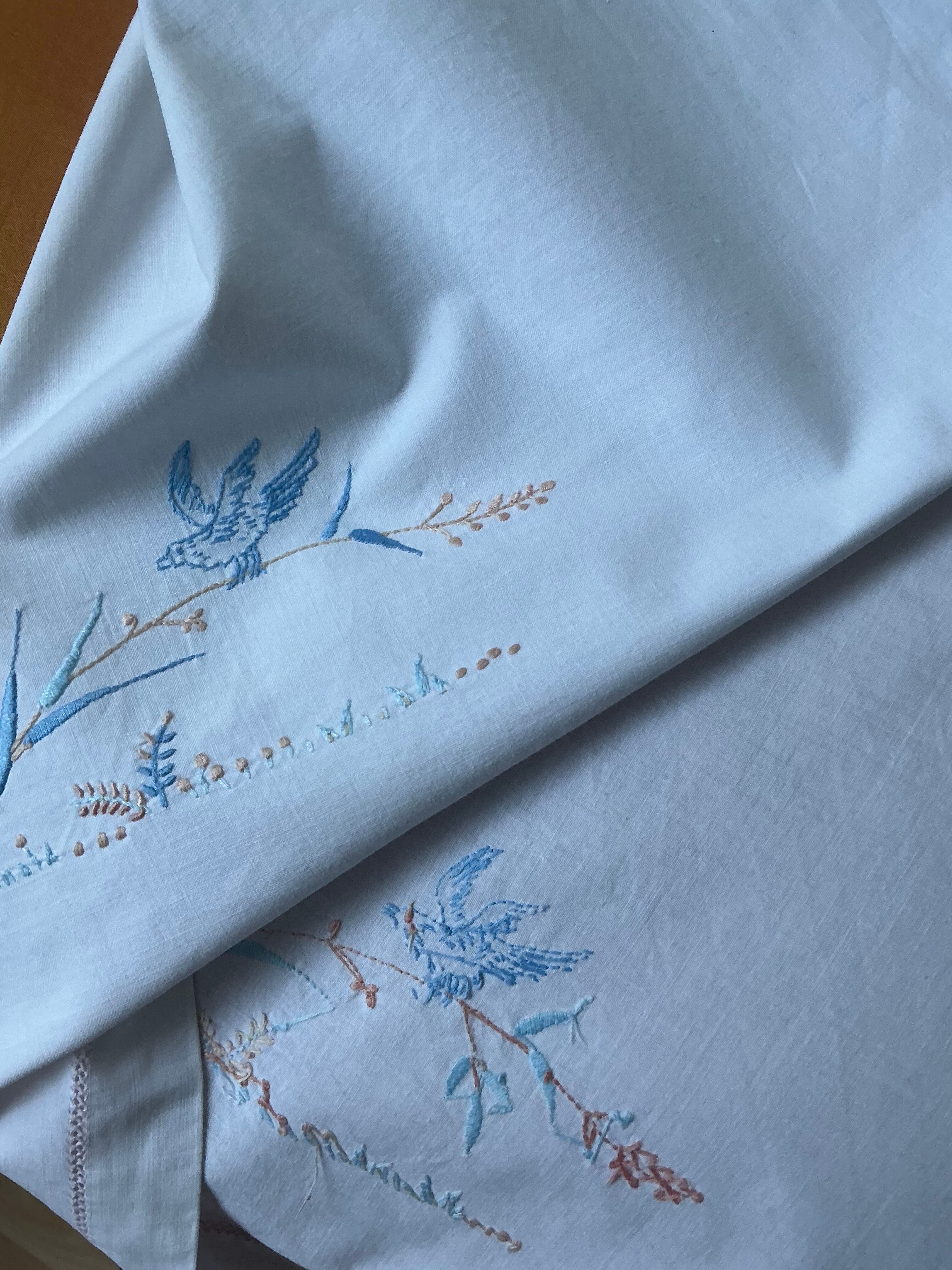 Embroidered children's sheet 112 X 78 cm