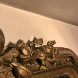 Large antique mirror with flagship shell in wood and gilded stucco