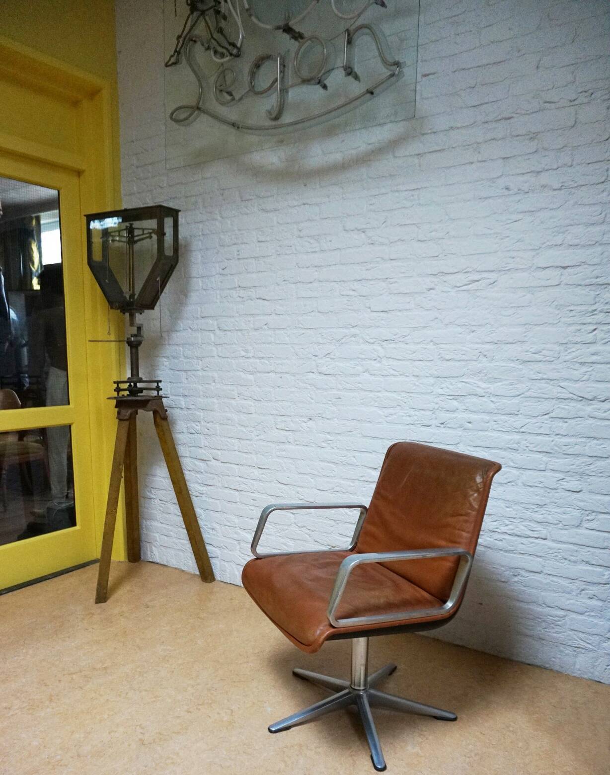 Program 2000 armchair in leather by Delta Design for Wilkhahn, 1960s.