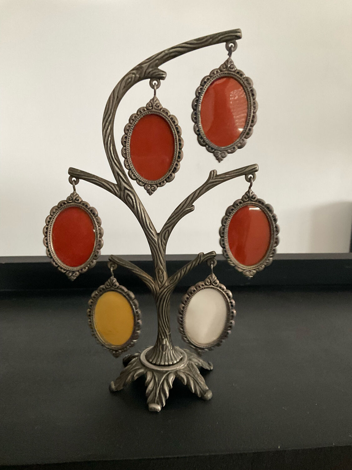 Vintage photo holder silver metal medallions