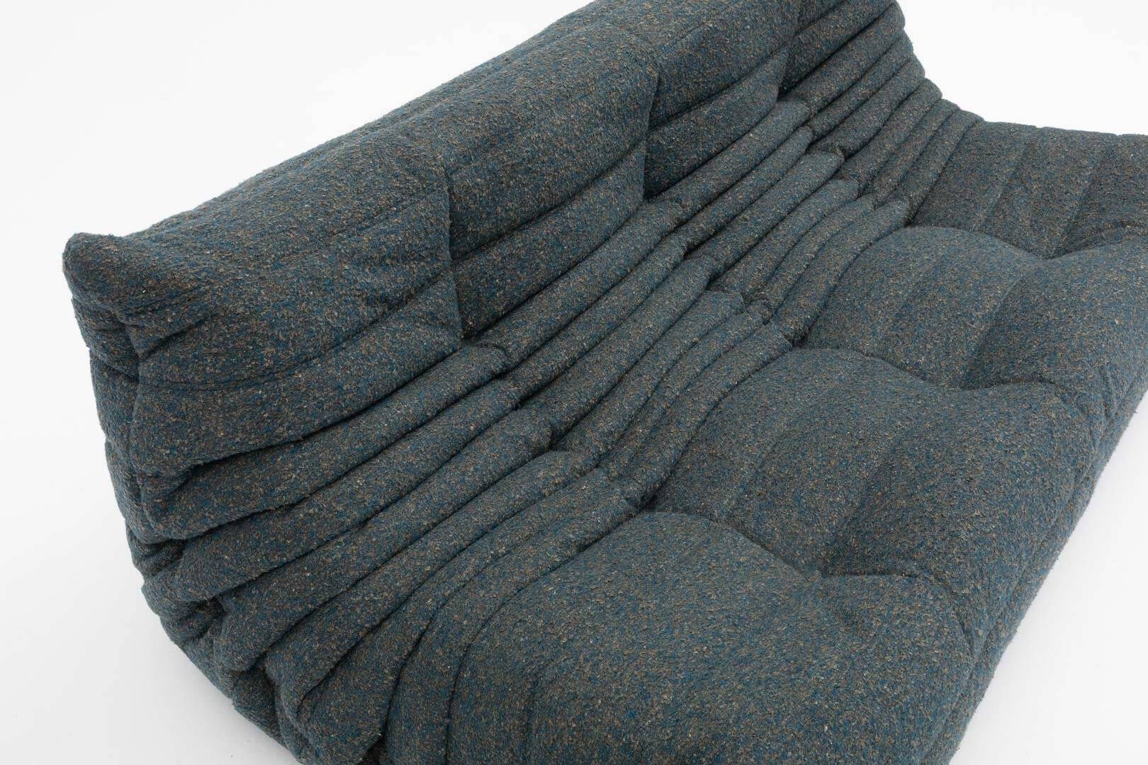 Canapé trois places Togo en bouclé vert par Michel Ducaroy pour Ligne Roset