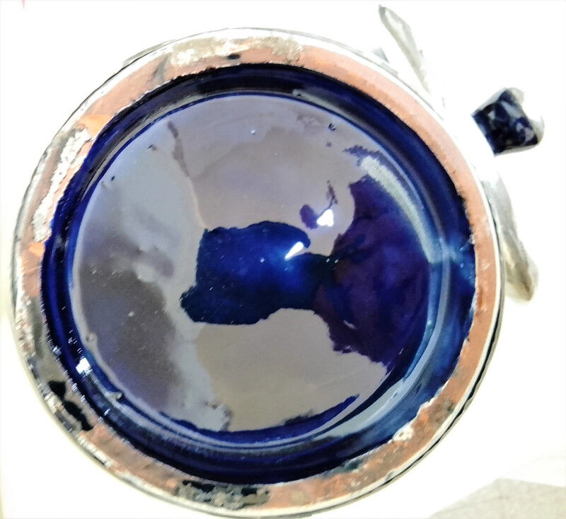 Klein blue terracotta pot set with silver metal