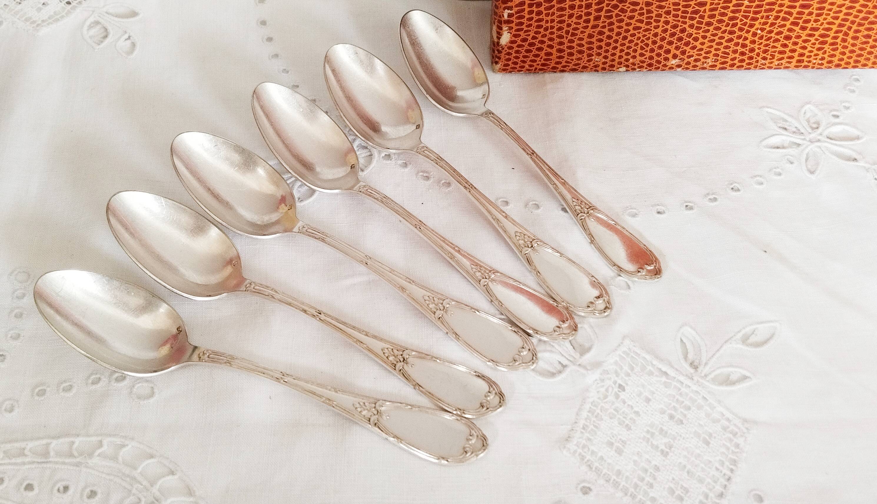 Cuillères à dessert en argent