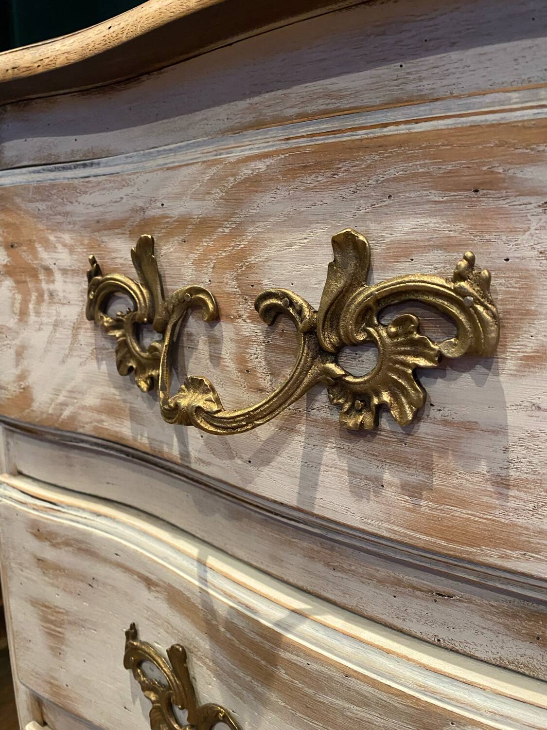 Louis XV chest of drawers in patinated oak