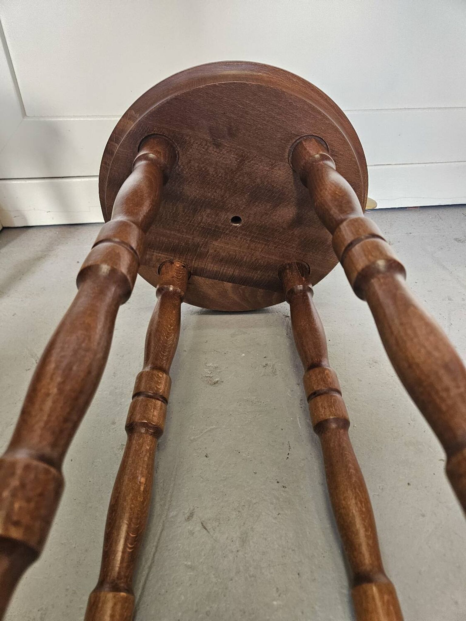 Tabouret en bois massif