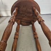Tabouret en bois massif