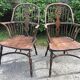 Duo de fauteuils Windsor en orme massif année 50.