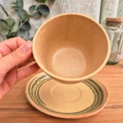 Grande tasse et soucoupe gres vintage