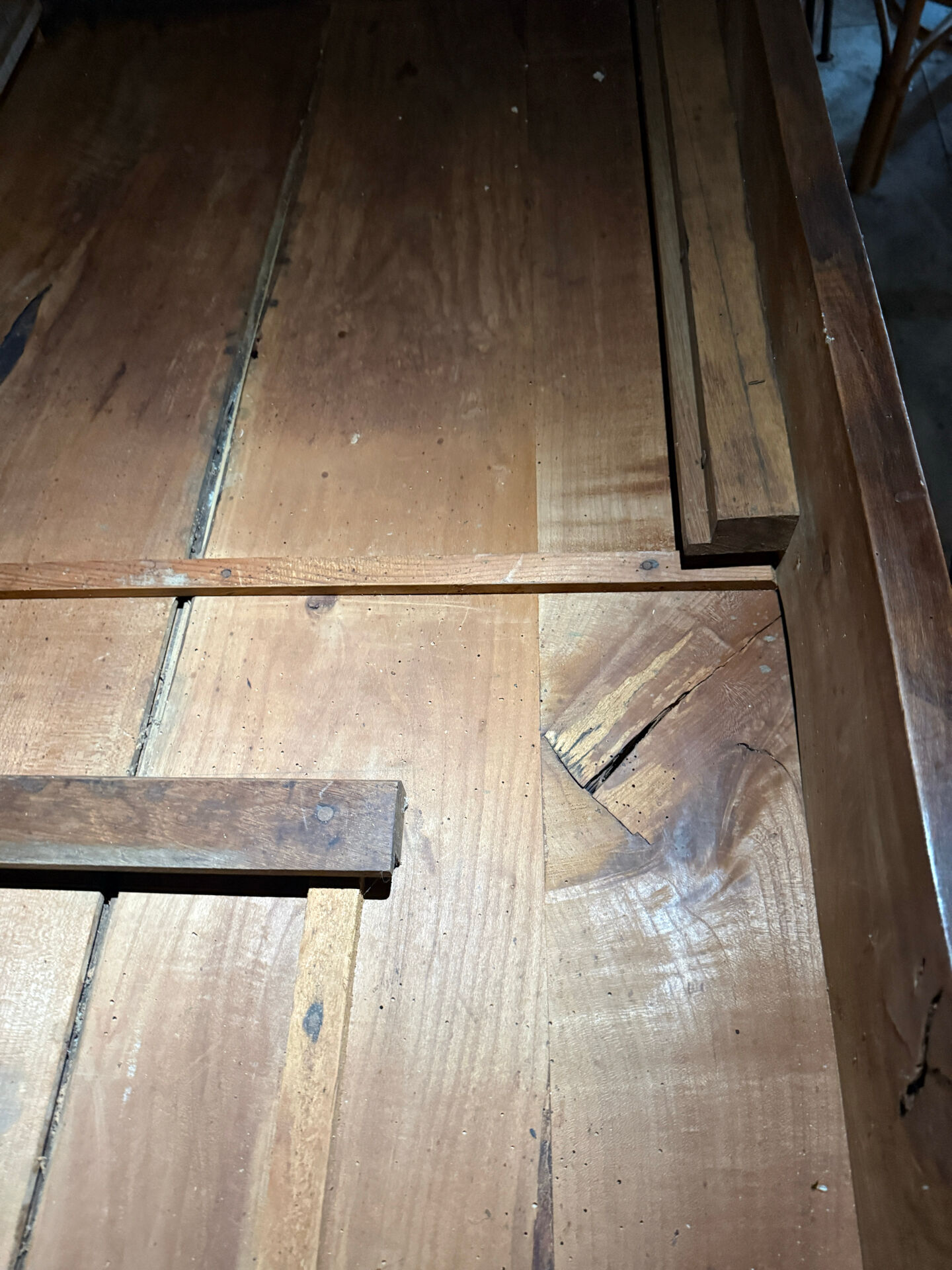 Table de ferme Louis Philippe en noyer 19’s