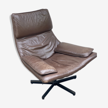 Fauteuil pivotant en cuir brun des années 1970