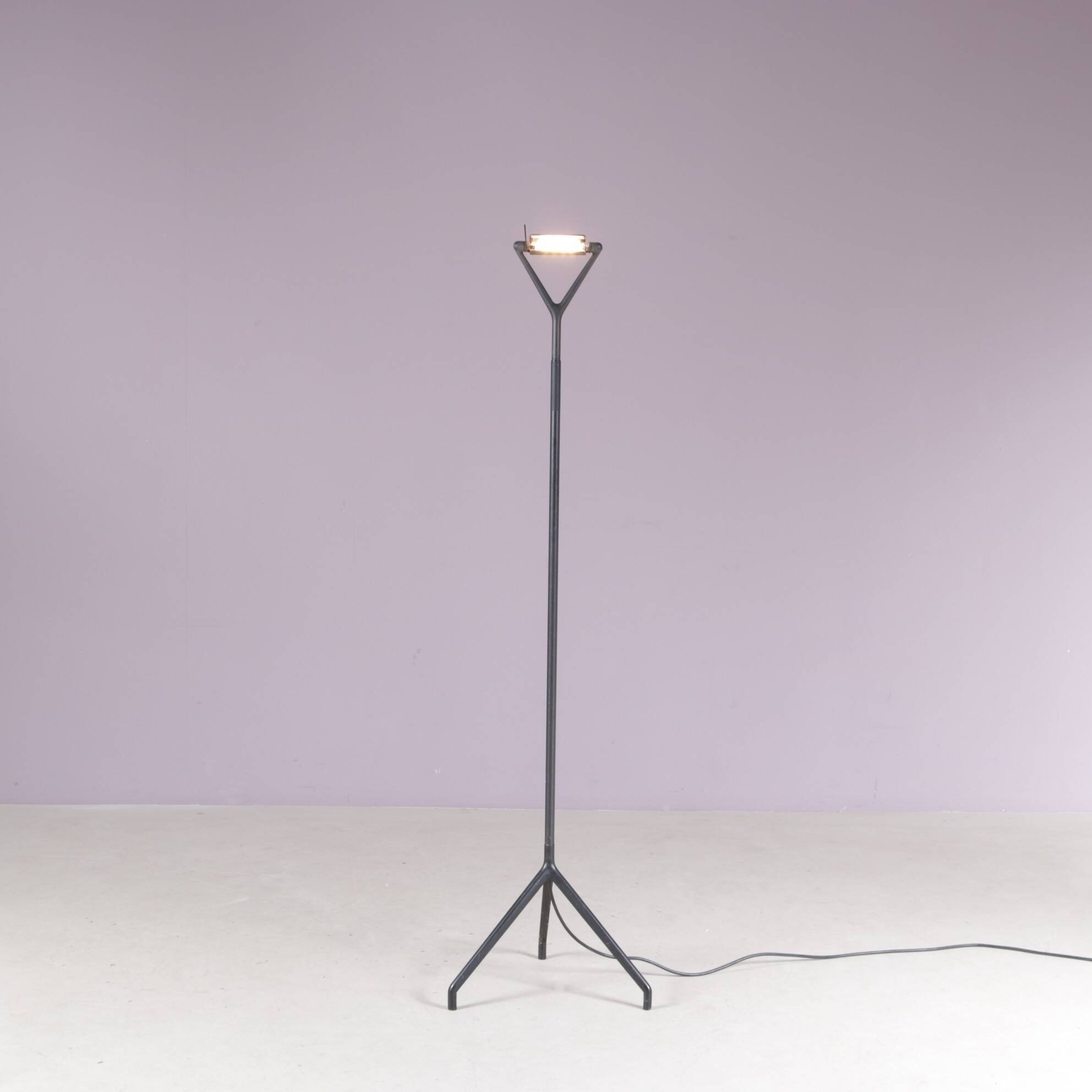 1980s Floor lamp model: Lola D15 Rizatto & Meda for Luceplan Italy
