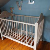 Lit bébé ancien en bois