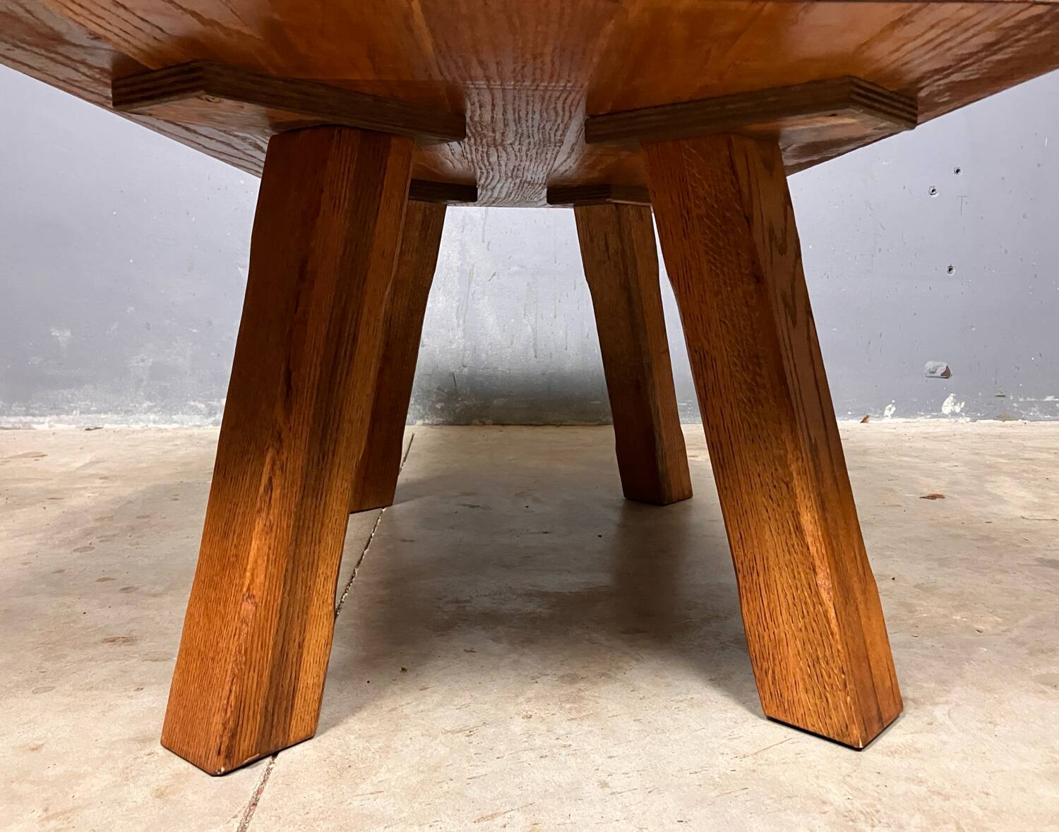 Table basse brutaliste pak rustique des années 70