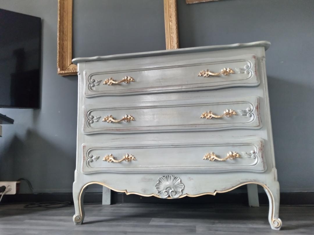 Louis XV-style patinated grey chest of drawers