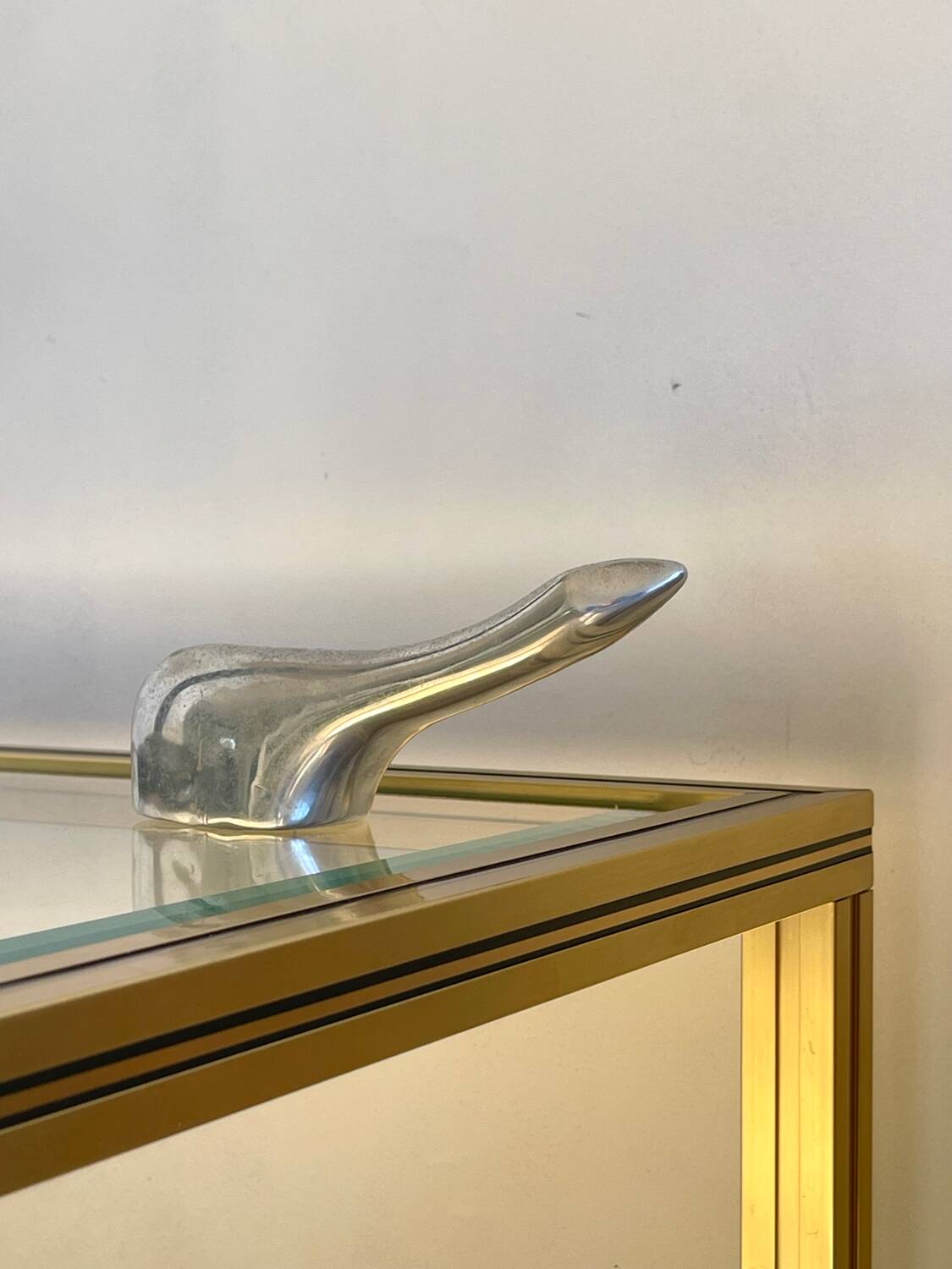 Ours stylised minimalist 1970.