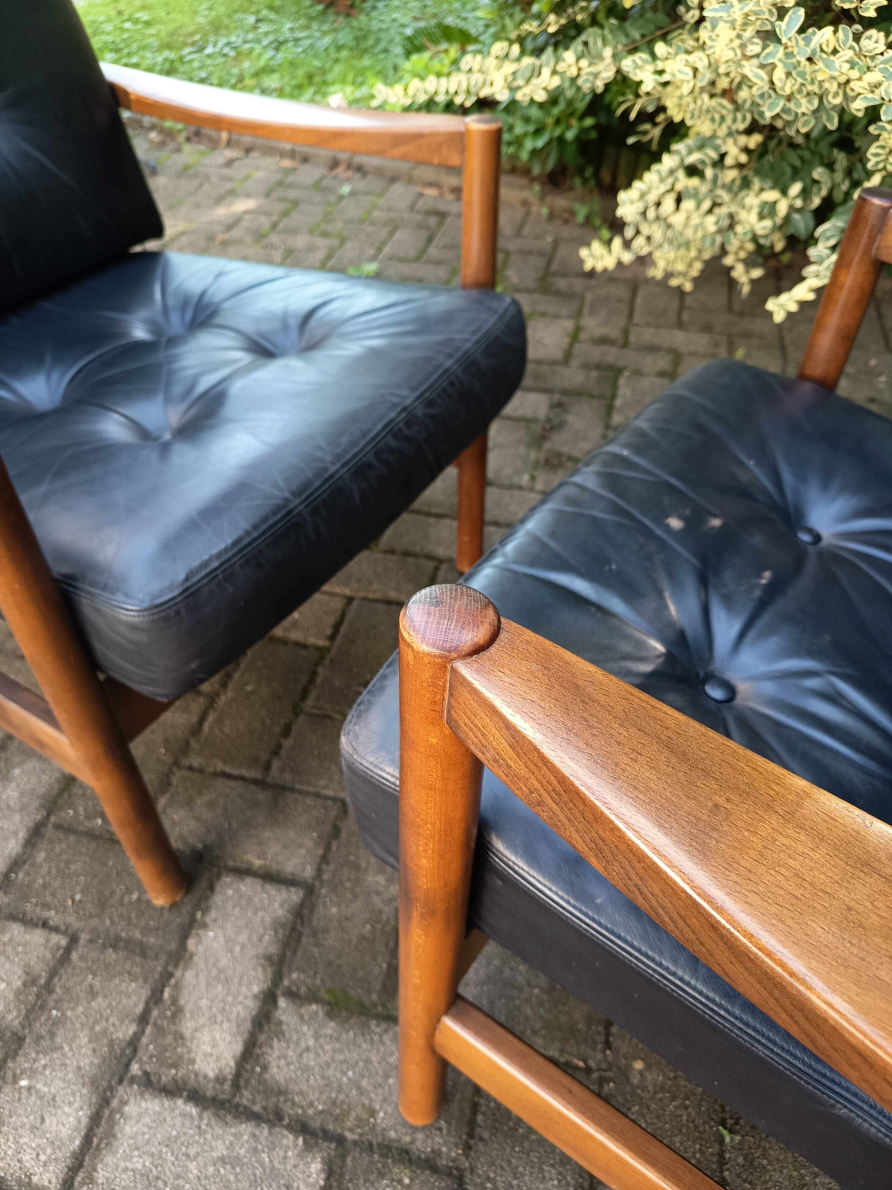 Paire de fauteuils scandinaves cuir, 1960
