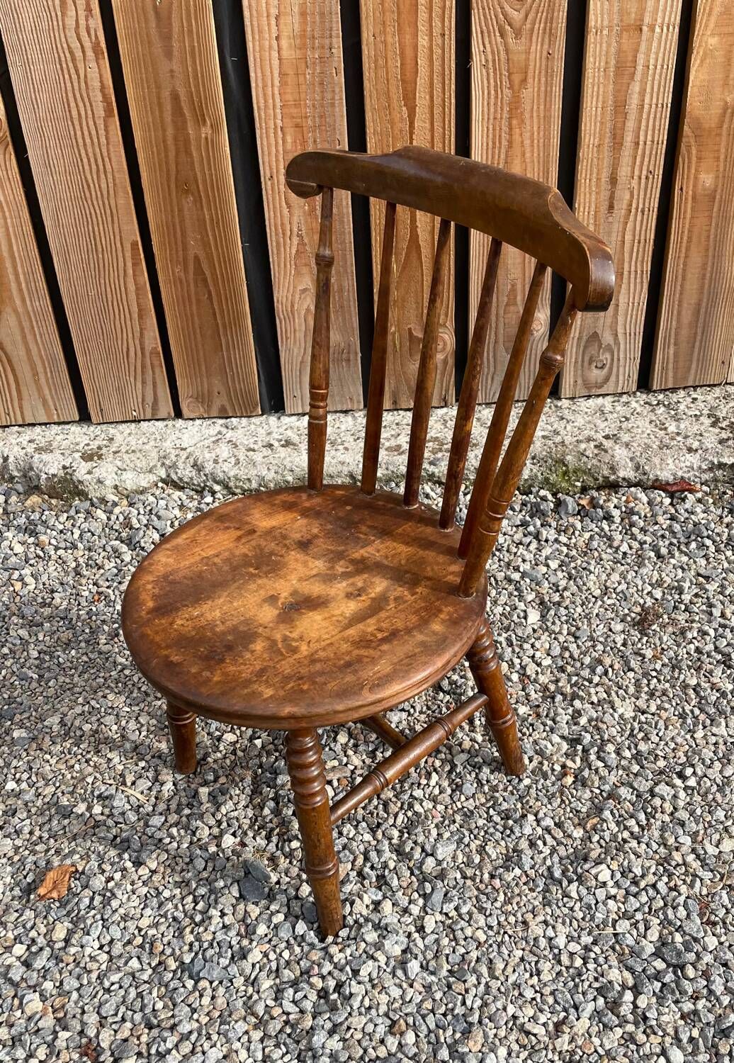 Edwardian Windsor chair in walnut, fully stamped, Swedish ibex penny style