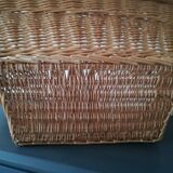 Wicker laundry basket