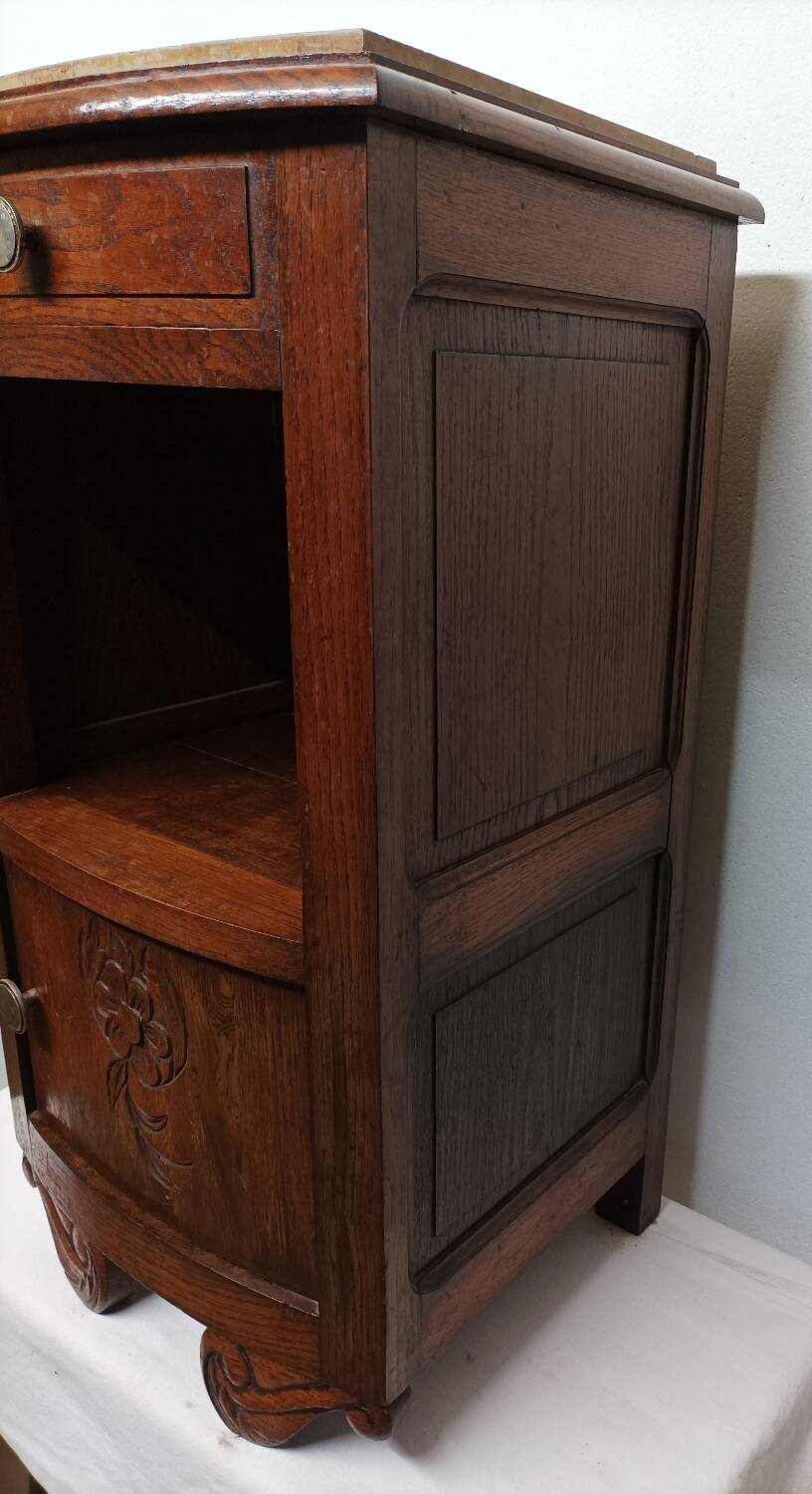 Ancienne table de nuit en bois et marbre