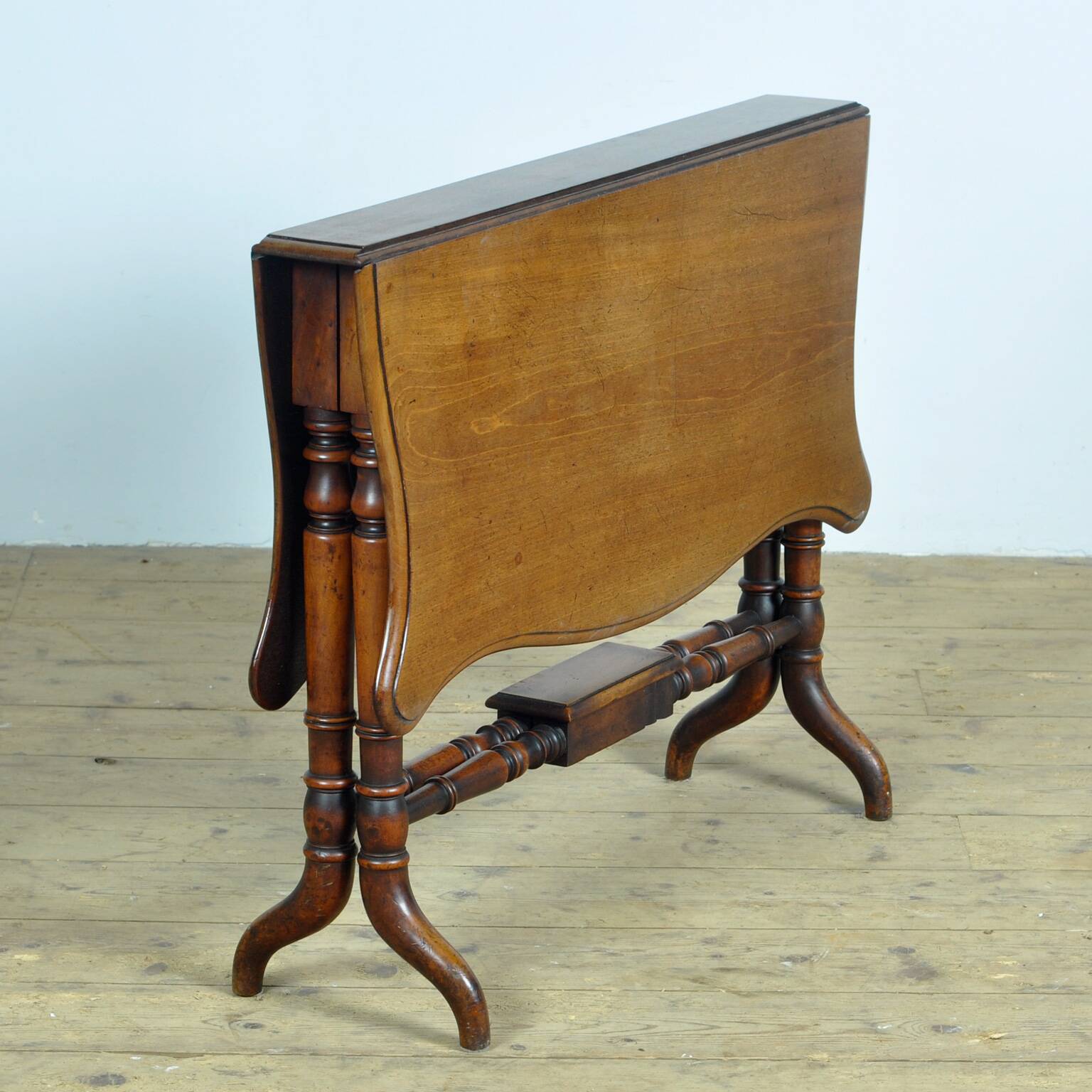 Antique oak drop leaf table, circa 1820