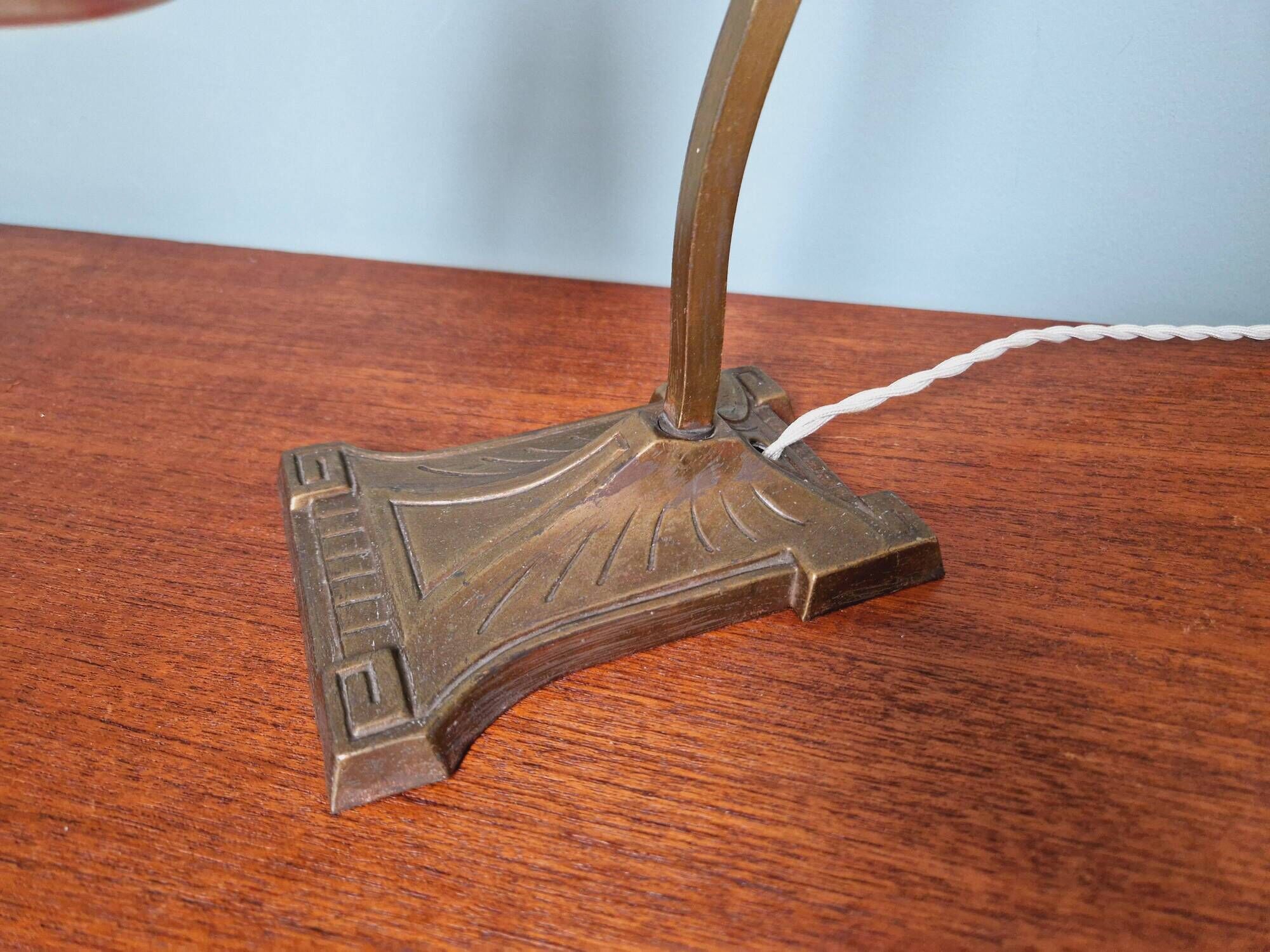 Art Deco desk lamp, signed Le verre Français, 1920s-30s