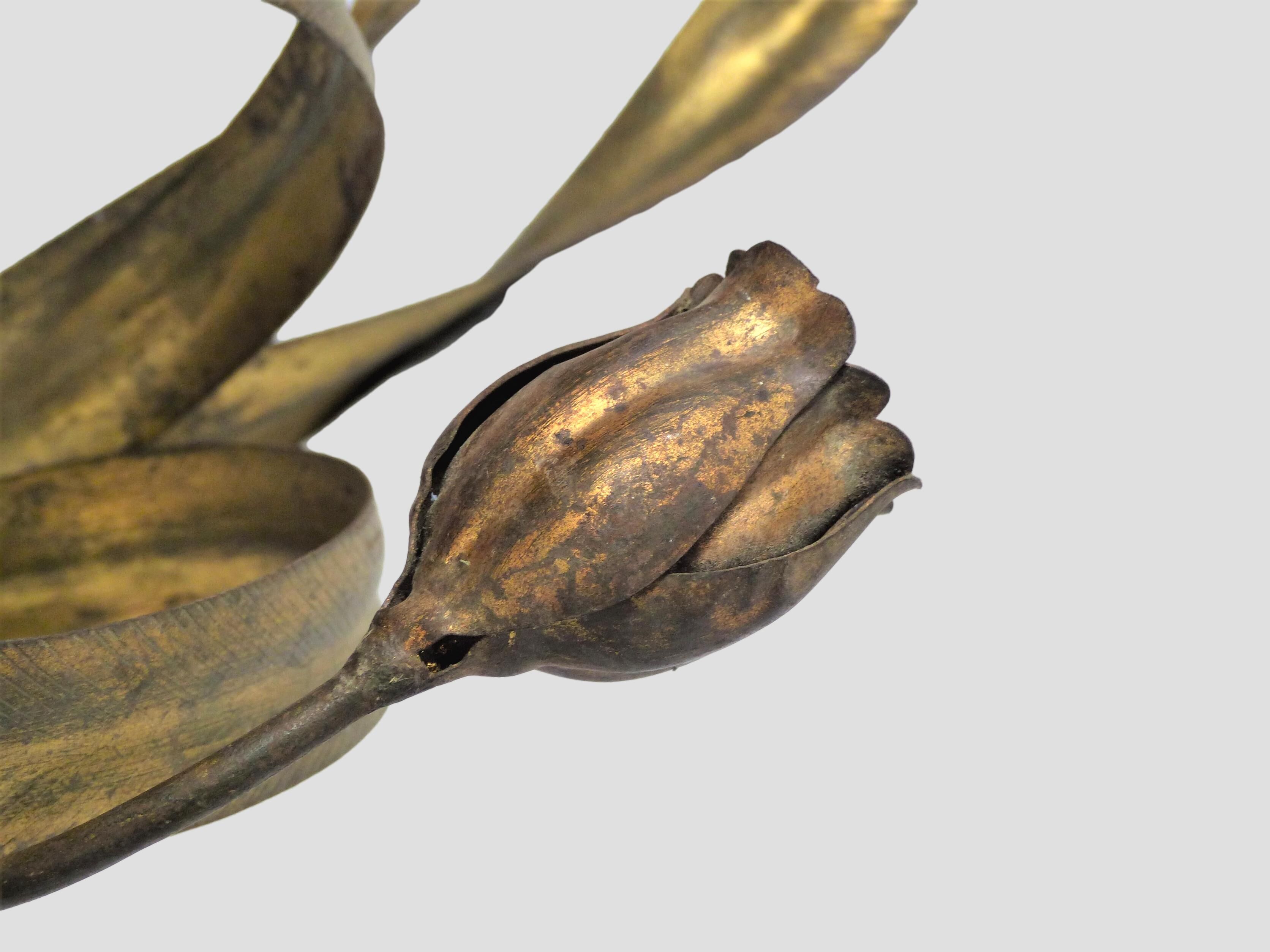 Pair of wall lights with foliage and tulips