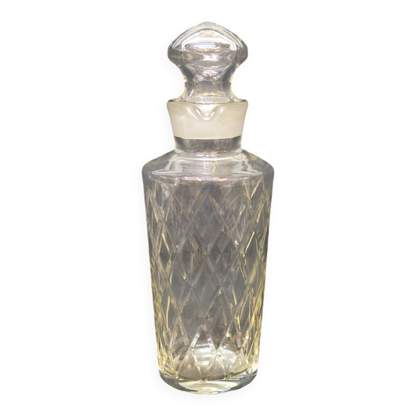 Carafe vintage en verre taillé