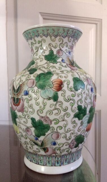 Porcelain vase from China, mid-20th century