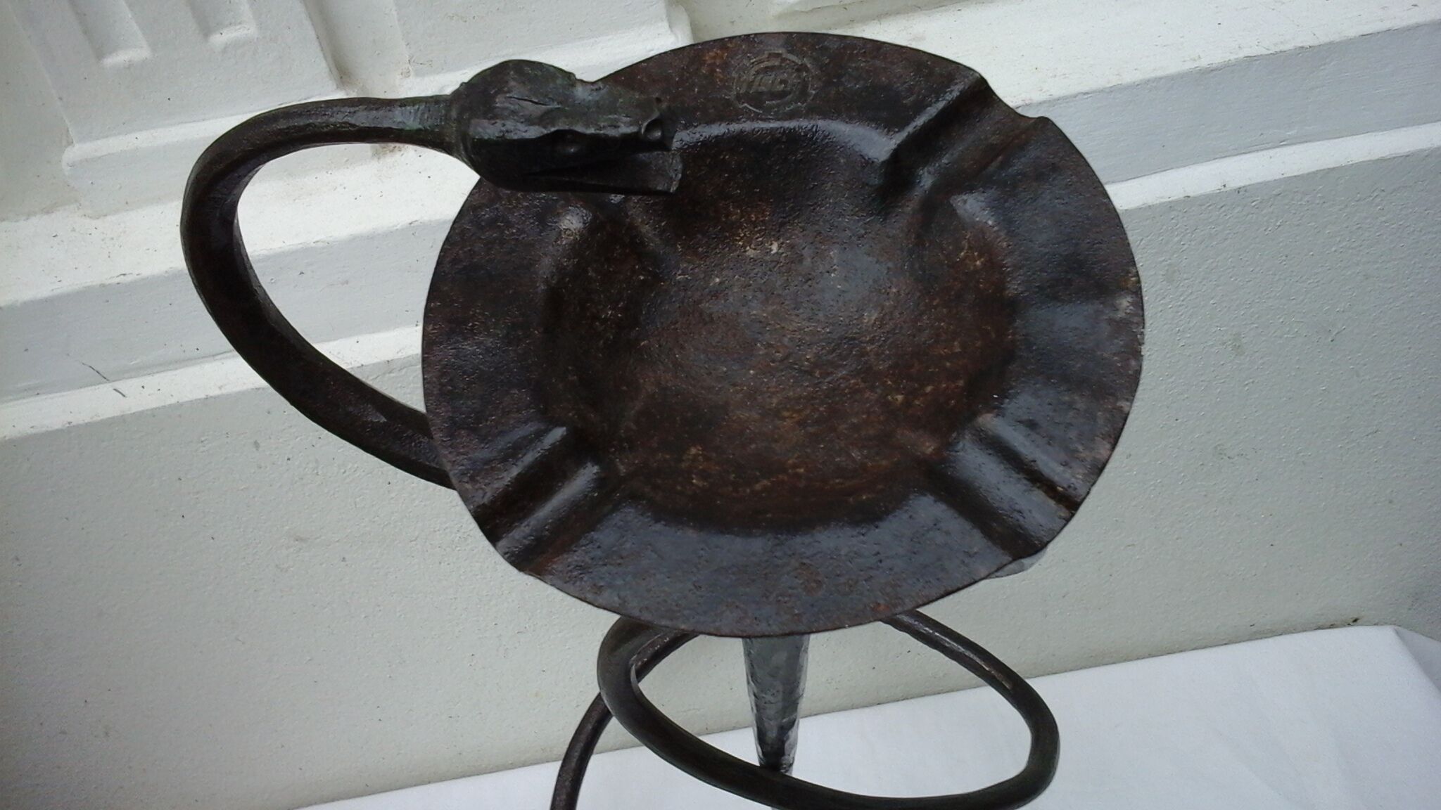 Vintage metal snake ashtray