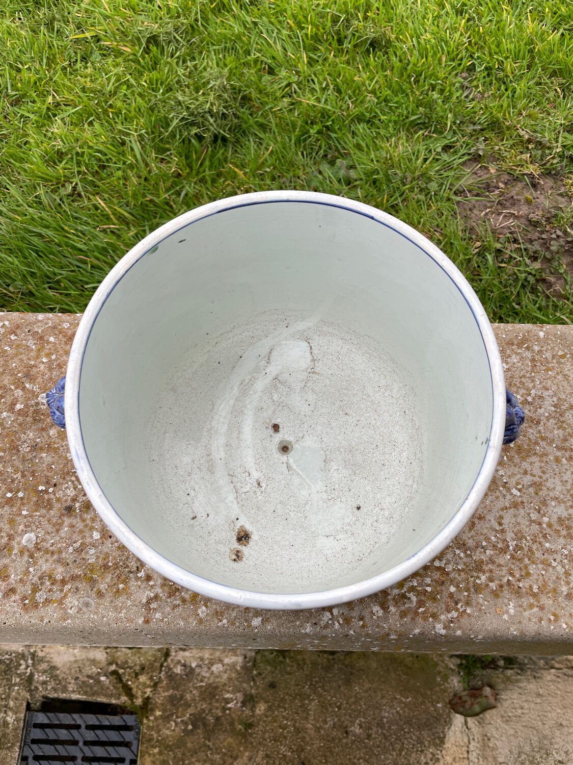 Earthenware cover pot of Gien XIXth