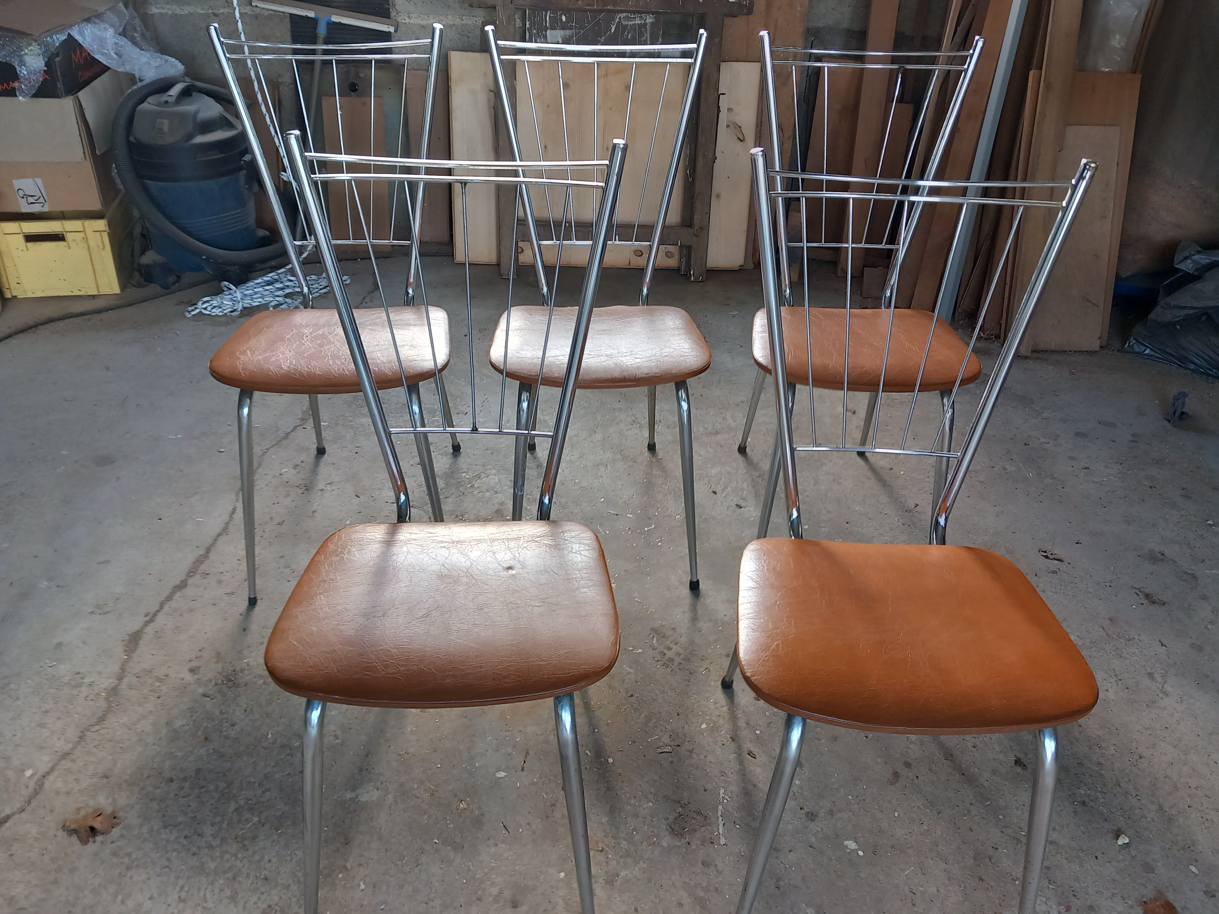 Suite of 5 vintage chairs 1950