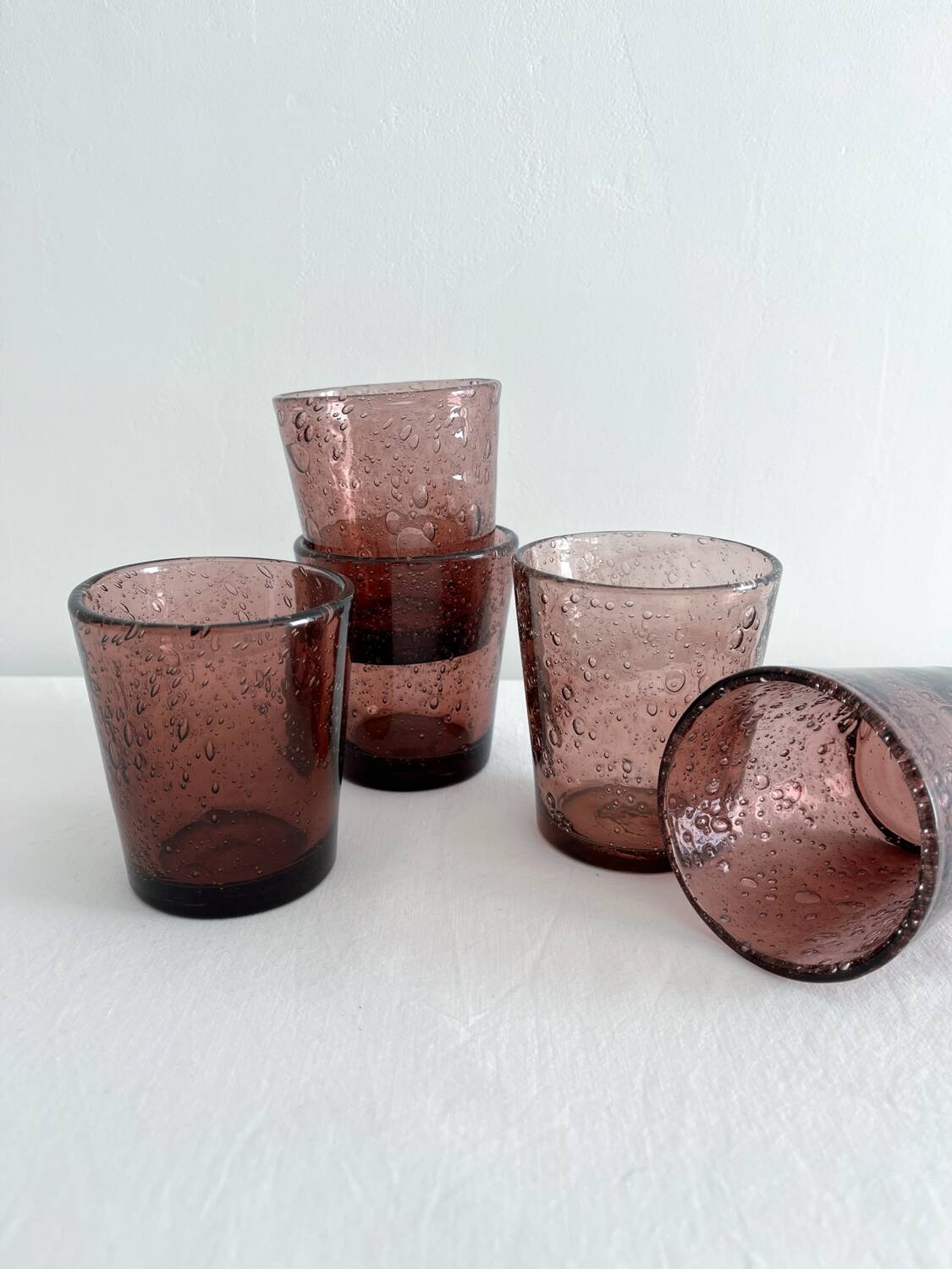 5 gobelets à eau en verre bullé violet vintage