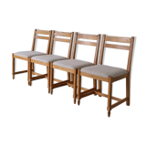 Quatre chaises rustiques en pin sculpté | Suède | Années 1950