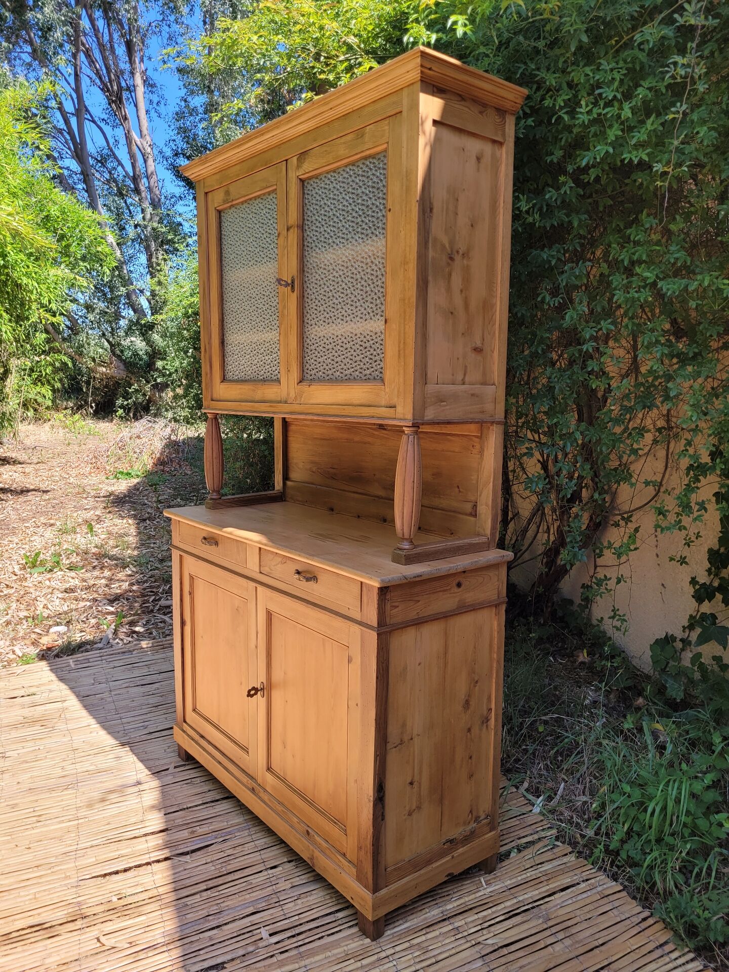 Vaisselier ancien en châtaignier- rénové