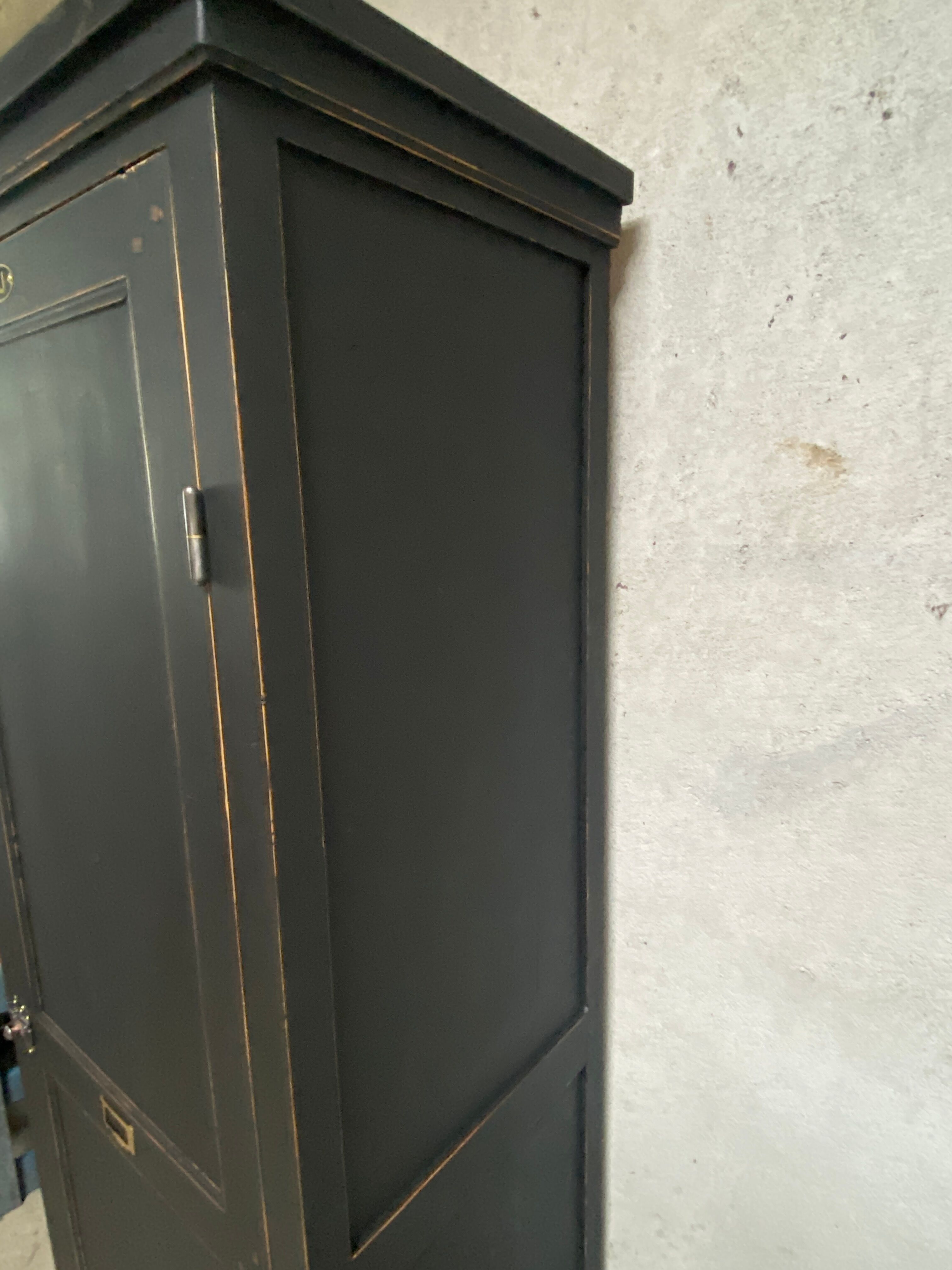 Bonnetière armoire parisienne noire