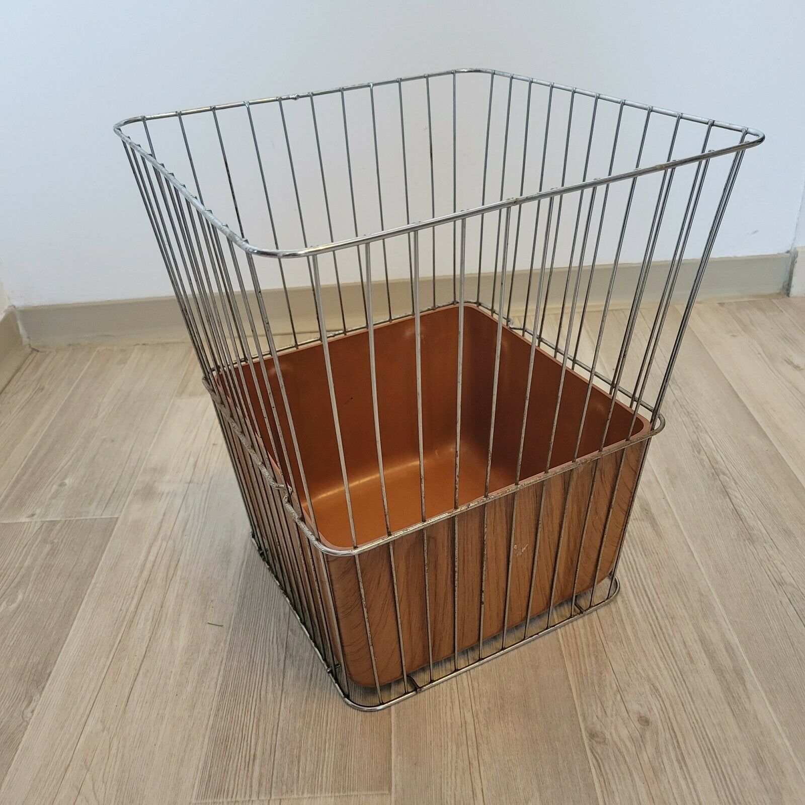 Vintage umbrella holder basket basket metal and plastic brand Caddie