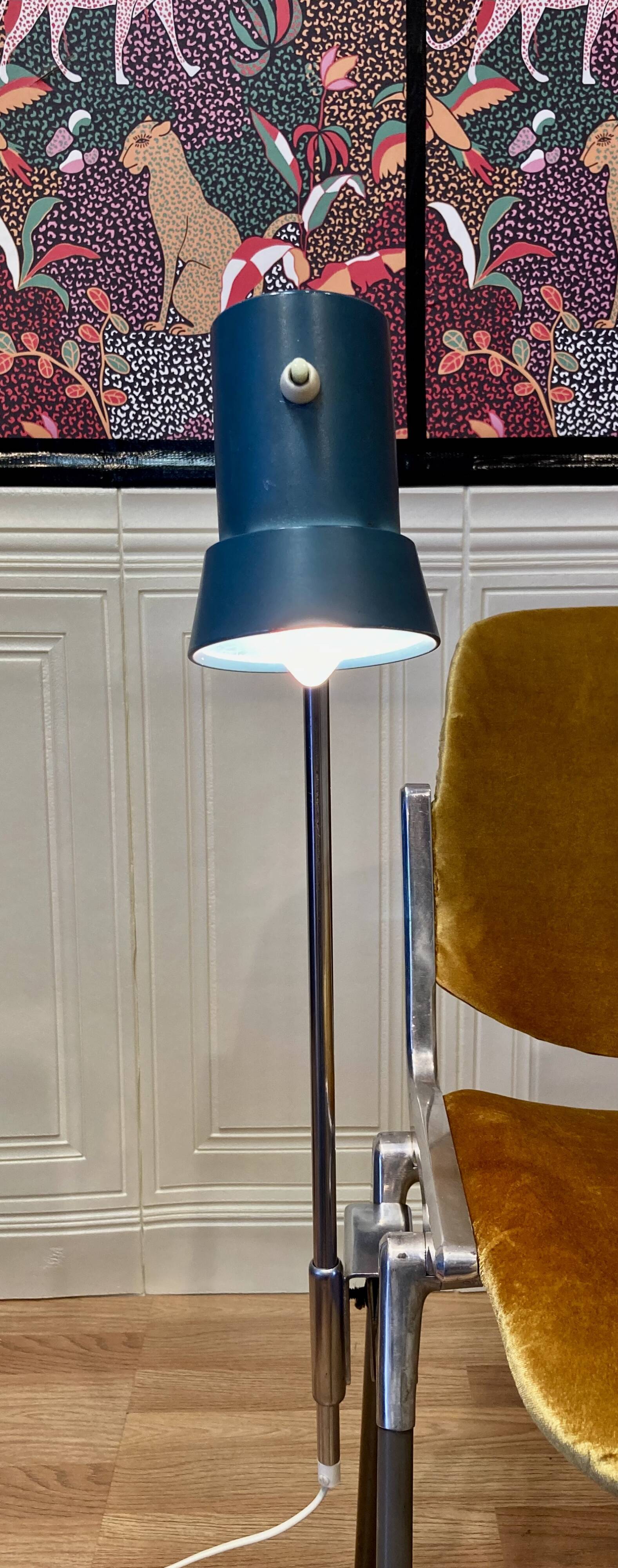 Large modular industrial lamp from the 1950s.